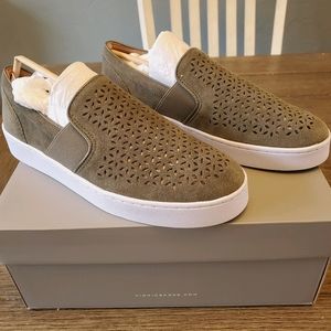 Kani Vionic slip on shoe